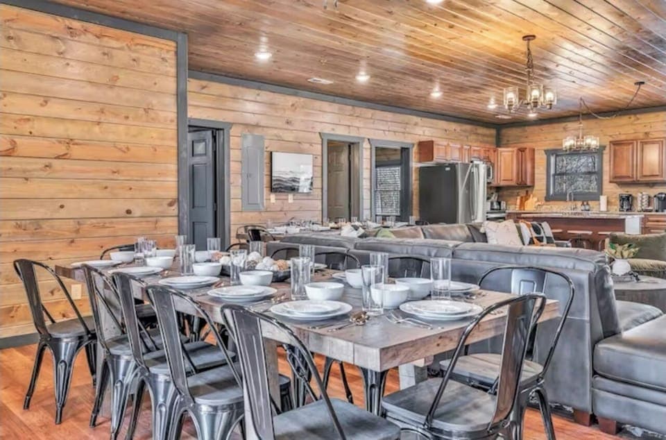 Dining Area for 20!