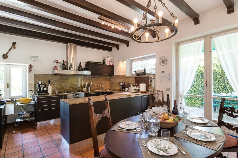 Villa Ida - Lesa, Lake Maggiore - NORTHITALY VILLAS Vacation rental