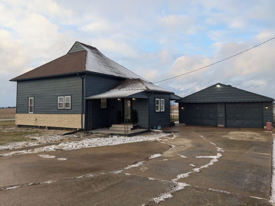 Exterior & parking area