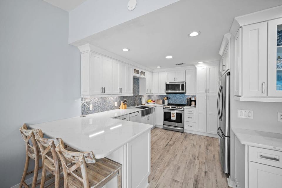 Fully stocked kitchen ready to entertain.