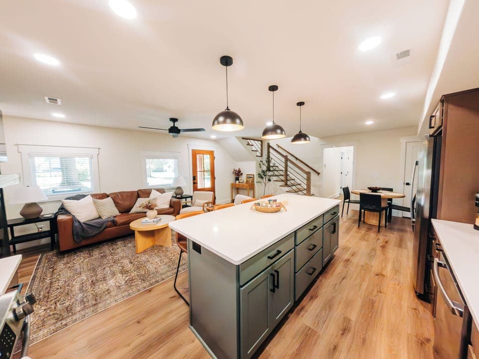 c91a77a8-f35c-4d9c-bb0f-25e98ed75b0a