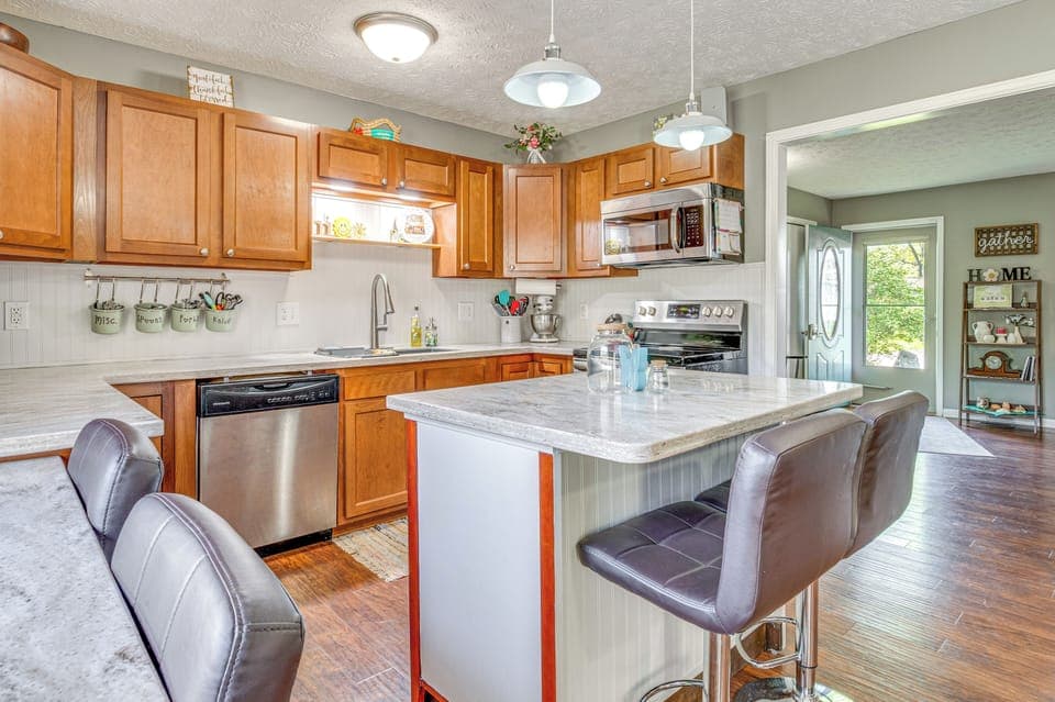 Kitchen | Single-Serve Coffee Maker | Air Fryer | Toaster | Cooking Basics