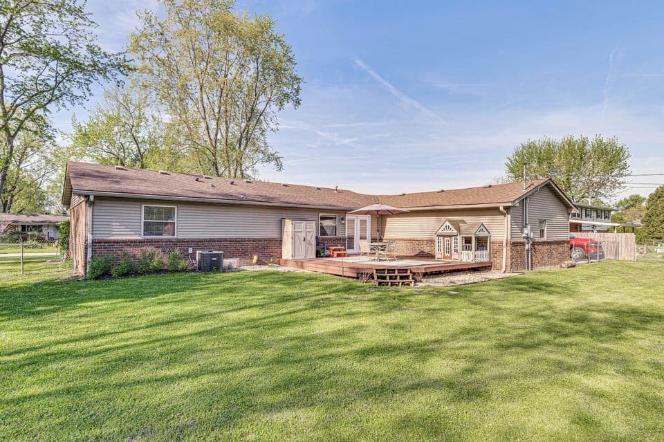 Brownsburg Vacation Rental | 3BR | 2BA | 1,850 Sq Ft | 4 Steps Required