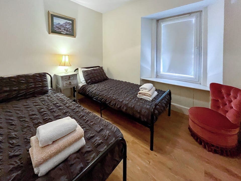 Twin bedroom | Struan House, Blairgowrie