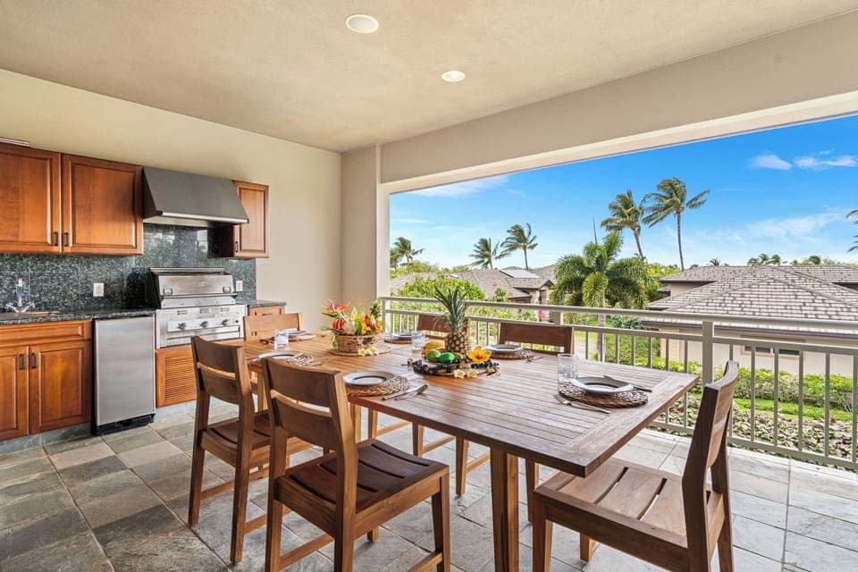 Outdoor Dining with Private BBQ