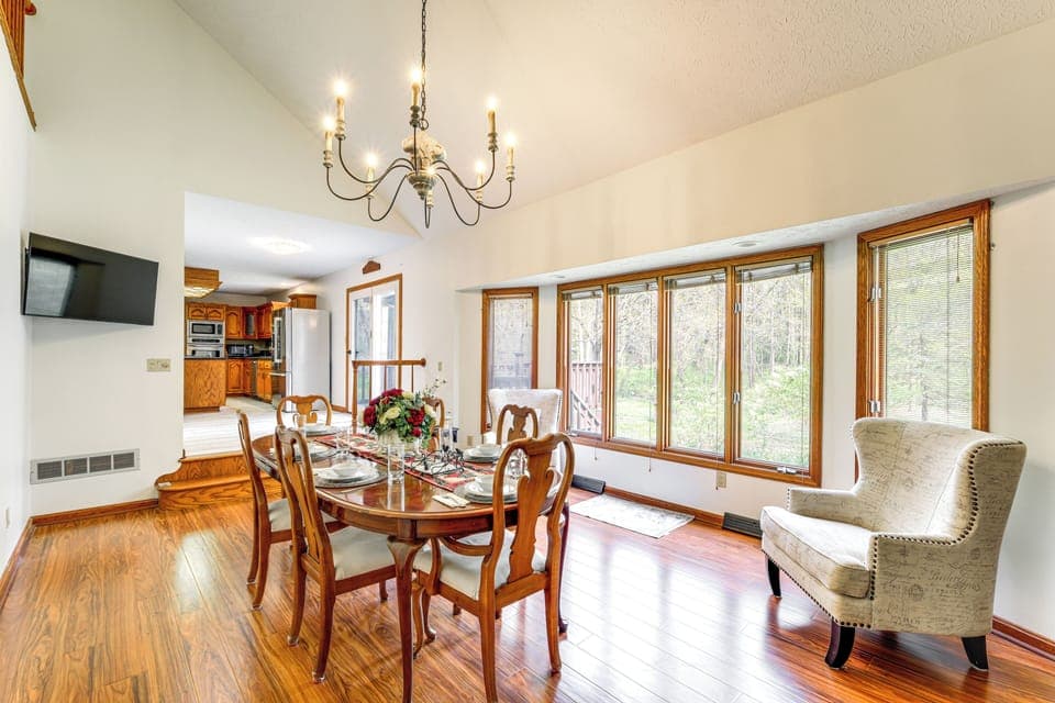 Mogadore Vacation Rental | 3BR | 2.5BA | 2,252 Sq Ft | Stairs Required