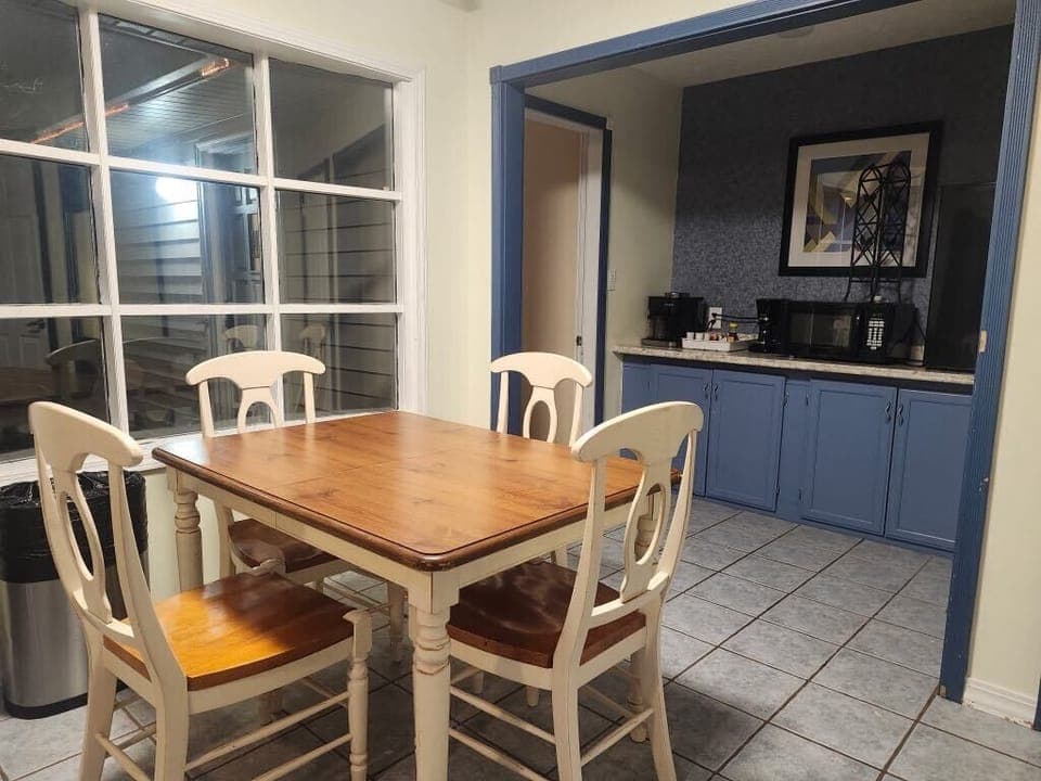 Breakfast nook