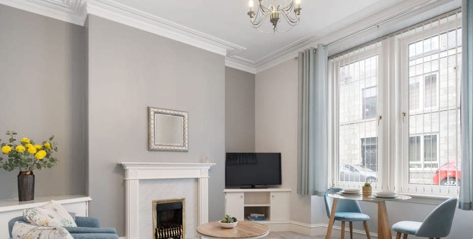 Living Room / Lounge