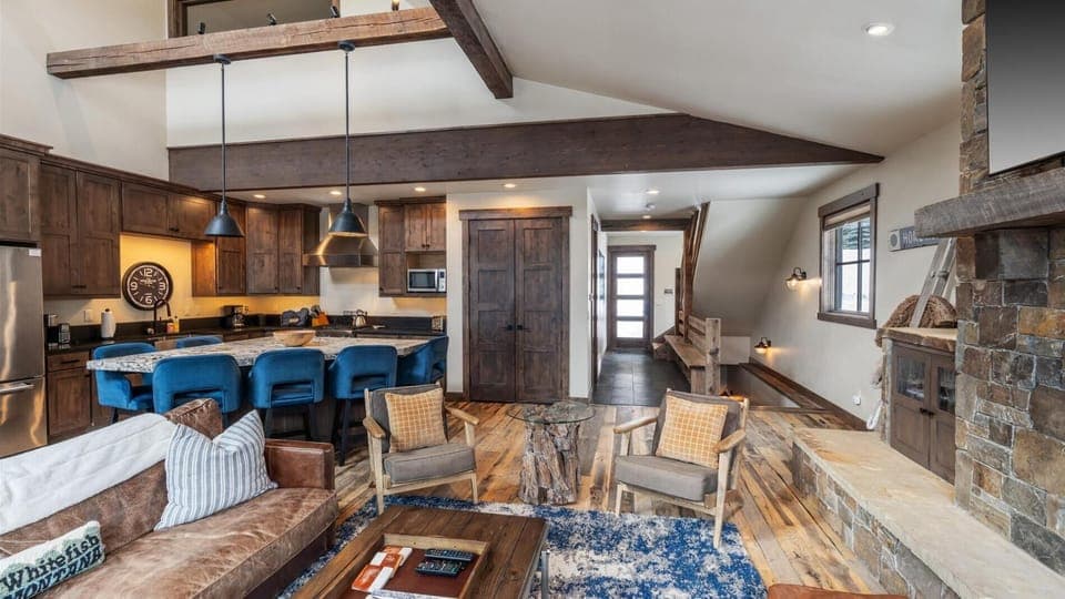 The Summit Chalet (8404)