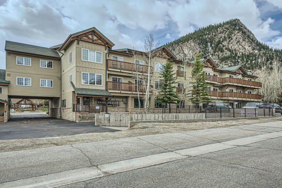 Main St. Commons Exterior