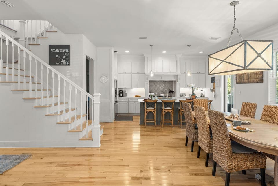 Open-layout concept offering seamless transitions.