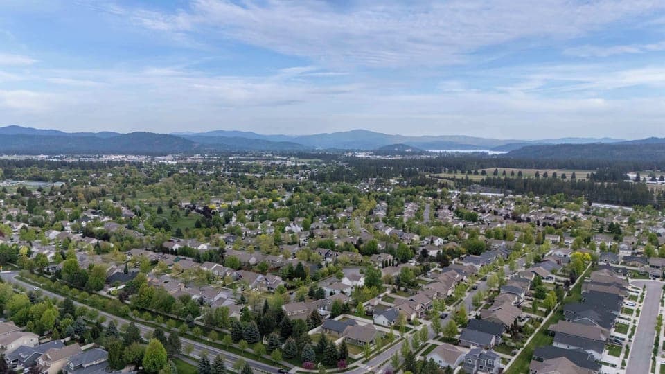 Located minutes from downtown Coeur d’Alene, Post Falls, and I-90 — easy access to everything.