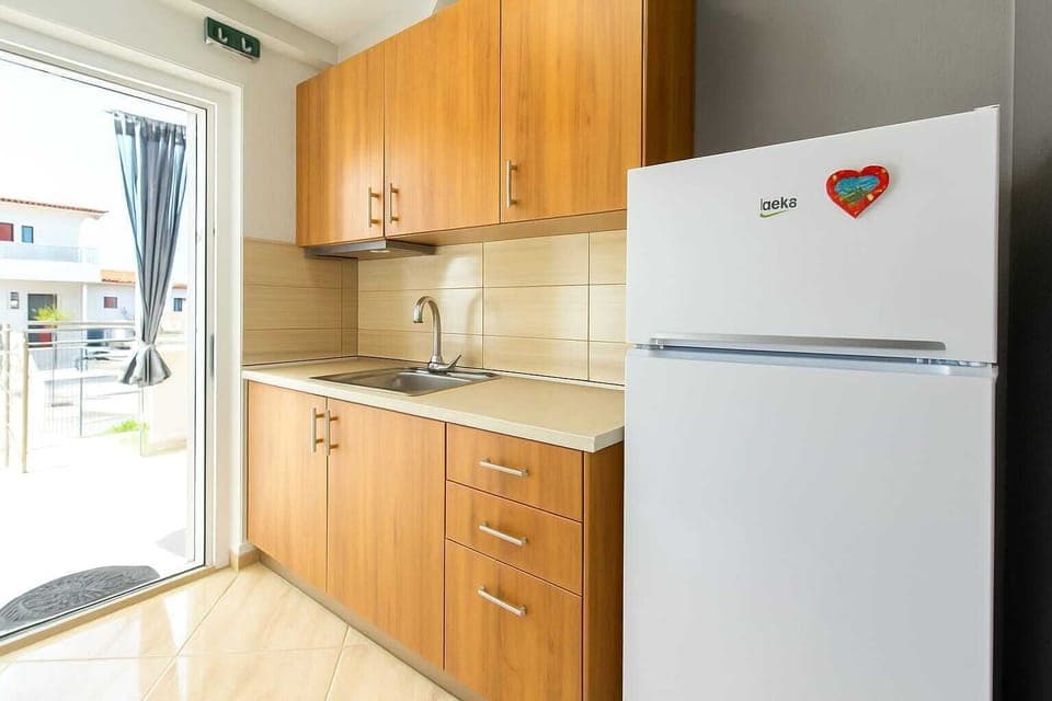 Whether for a quick snack or a home-cooked meal, our modern kitchenettes have you covered.