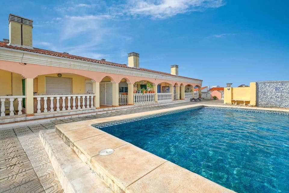 Communal swimming pool