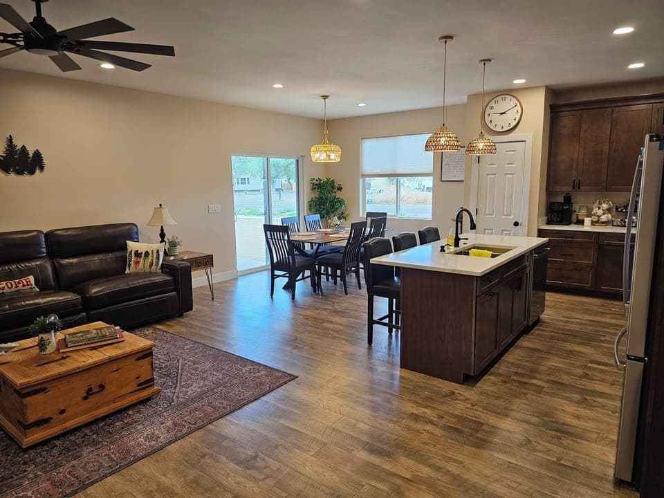 Living Room/Kitchen