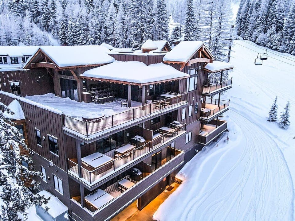 Big Mountain Penthouse is on the top floor of the Snow Bear Condo building and has direct access to Chair 3 at Whitefish Mountain Resort | Exterior
