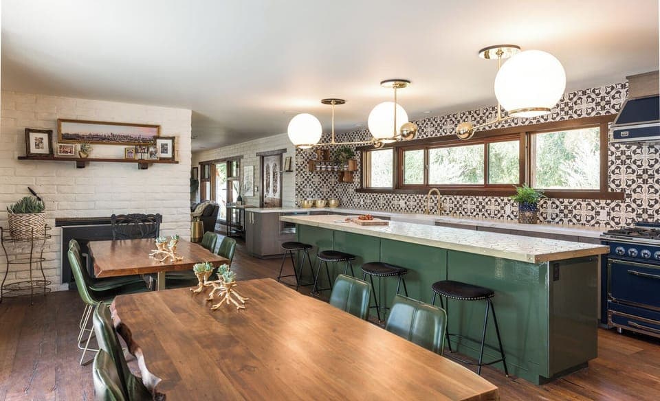 spacious chefs kitchen with viking range