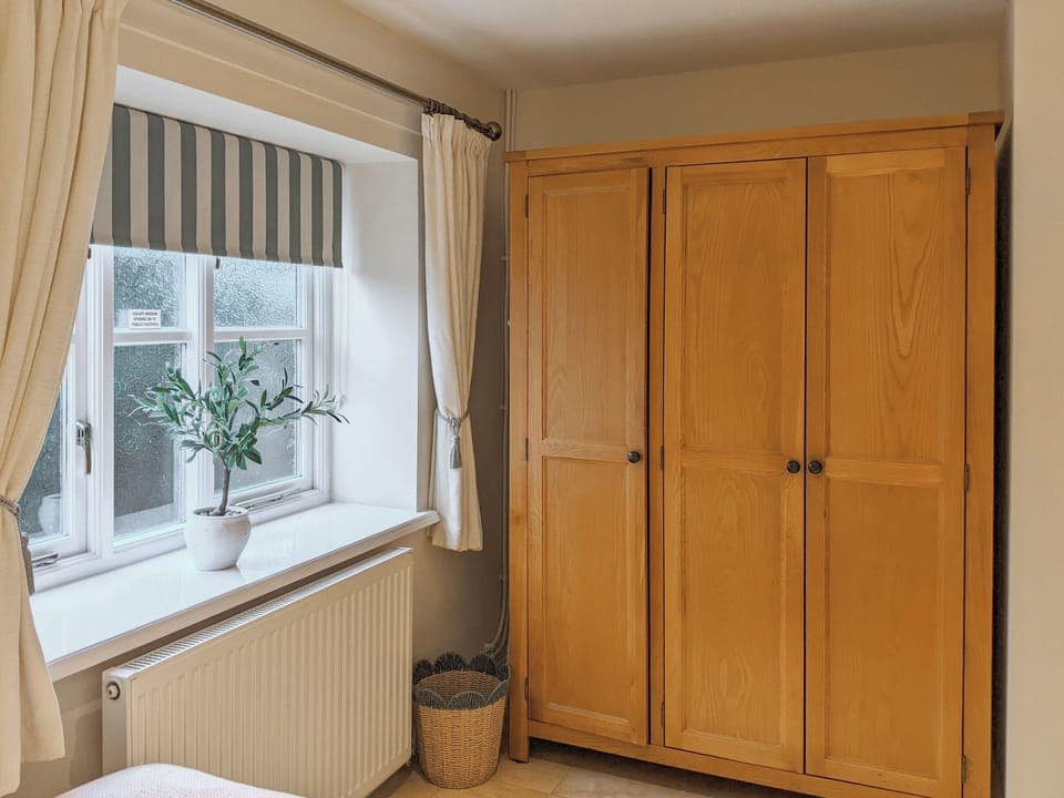 Twin bedroom | The Old Foundry Holiday Cottage, Burgh Le Marsh, near Skegness