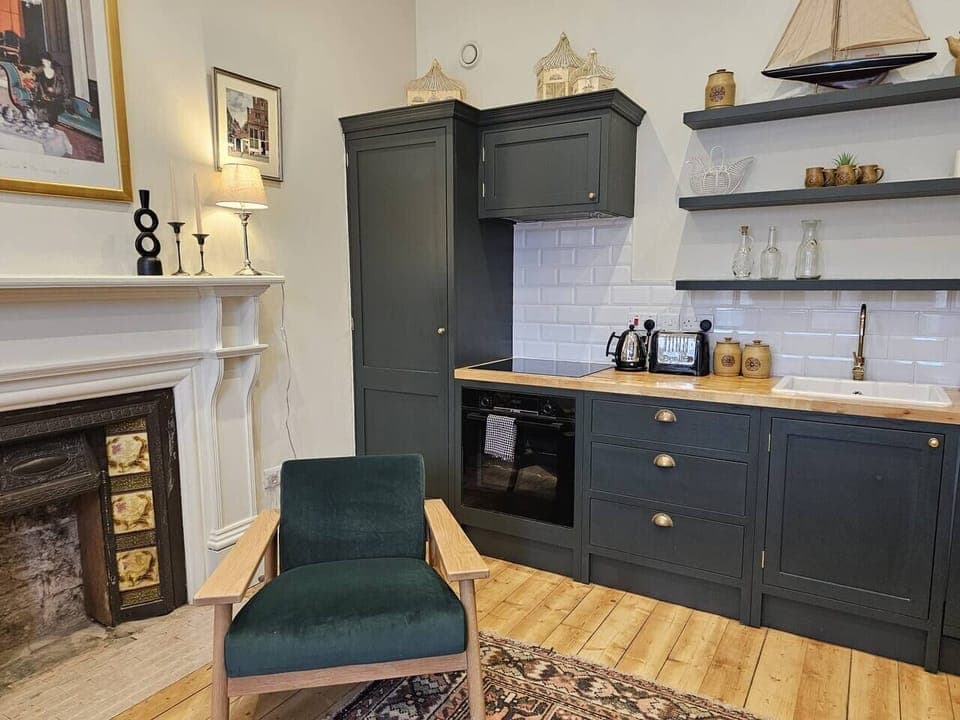 cdd72ba9-a6bc-46b4-bb6c-ea2b7f9ae61c