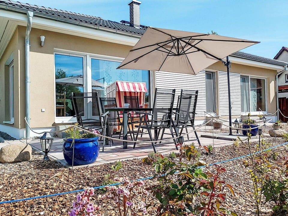 Furniture, Umbrella, Chair, Outdoor Furniture, Shade, Outdoor Table, Flowerpot, Patio, Houseplant, Garden