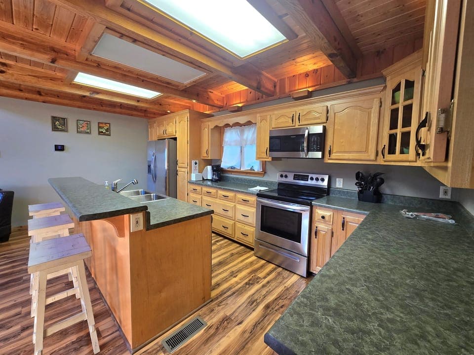 Kitchen with Bar/Island