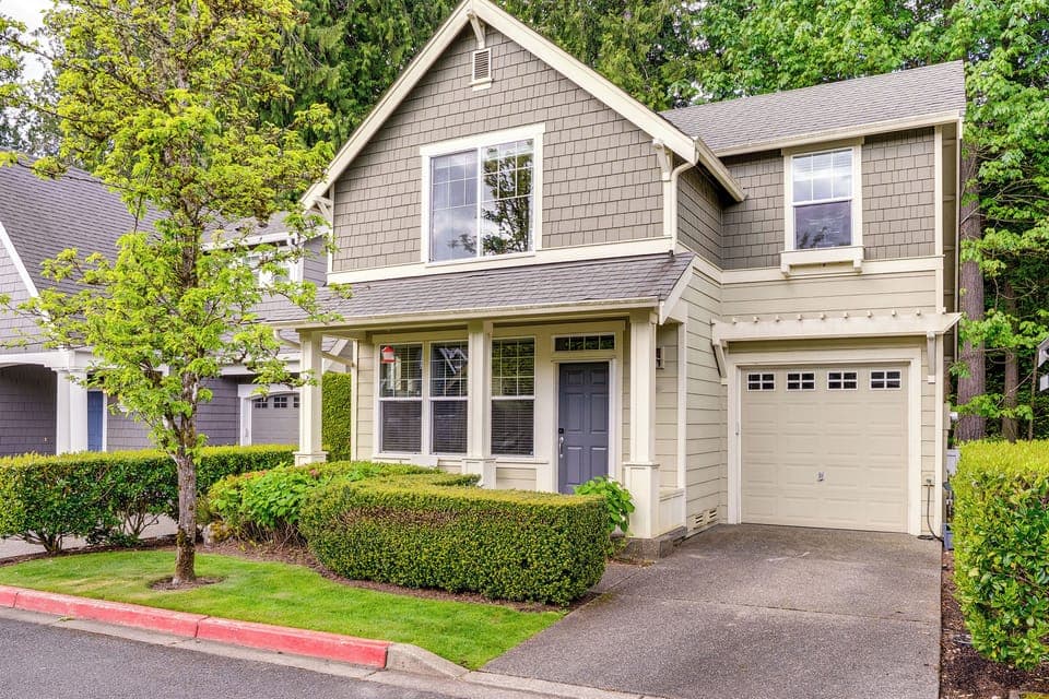 Bothell Vacation Rental | 2BR | 2.5BA | 1,300 Sq Ft | 2 Steps to Enter