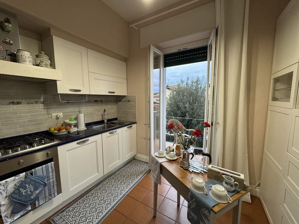 Kitchen Appliance, Kitchen, Furniture, Major Appliance, Interior Design, Flooring, Countertop, Cabinetry, Floor, Home Appliance