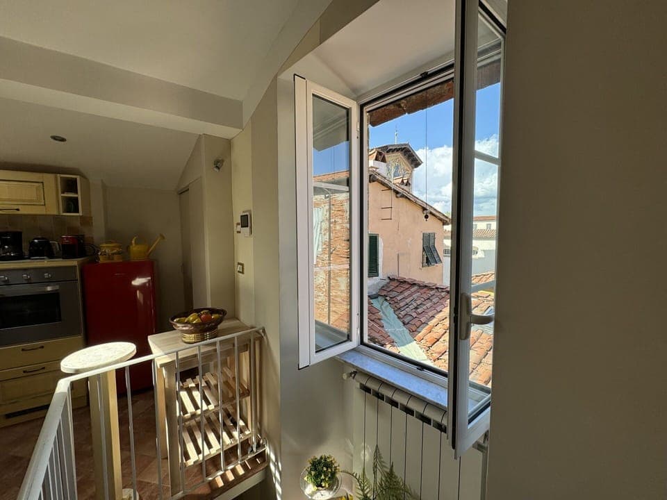 Wall, Apartment, Home, Wood Stain, Hardwood, Paint, Daylighting, Houseplant, Balcony, Aluminium