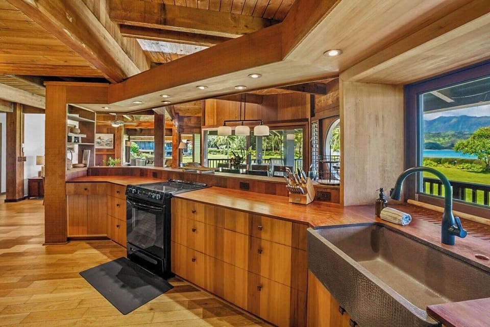 Wonderful ocean view kitchen!