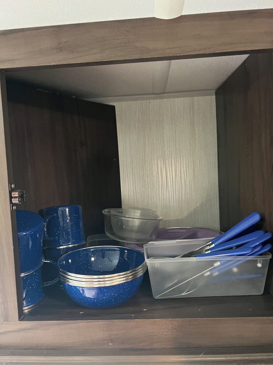 Dishes and cutlery for 4.