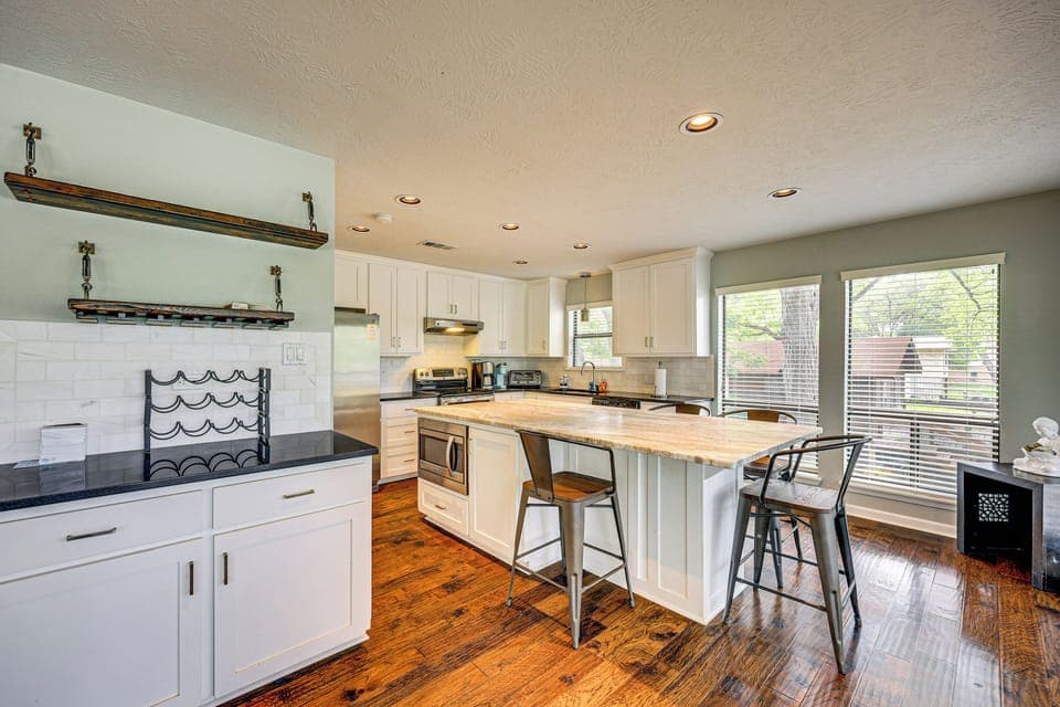 Kitchen | Blender | Toaster | Spices | 1st Floor