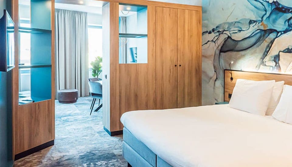 Unit with one Queen bed