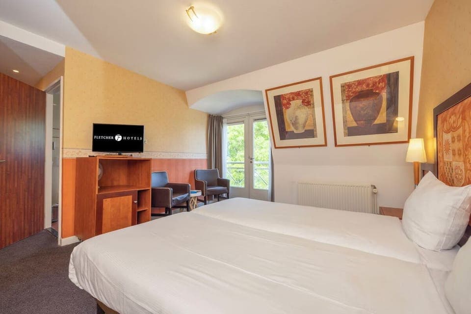 Unit with Two Twin size beds