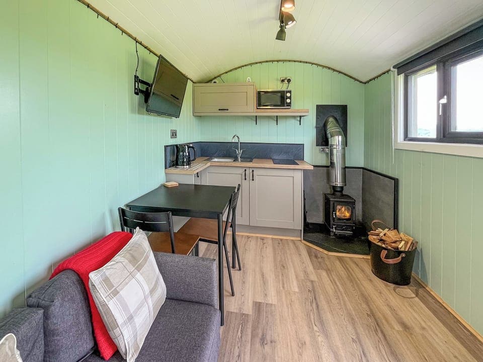 Open plan living space | Cwtch Winnie - Pen Cefn Farm, Abergele