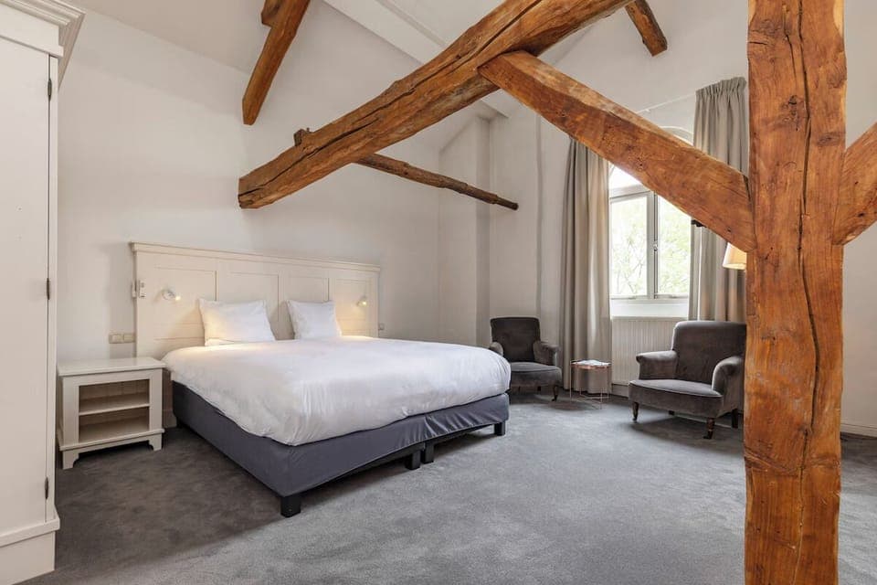 Unit with Queen size bed