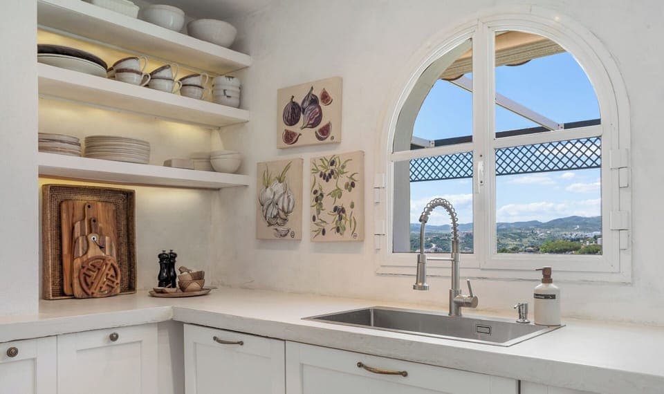 282c8ccd-a612-444d-8a6e-6ef7ccb19ab8