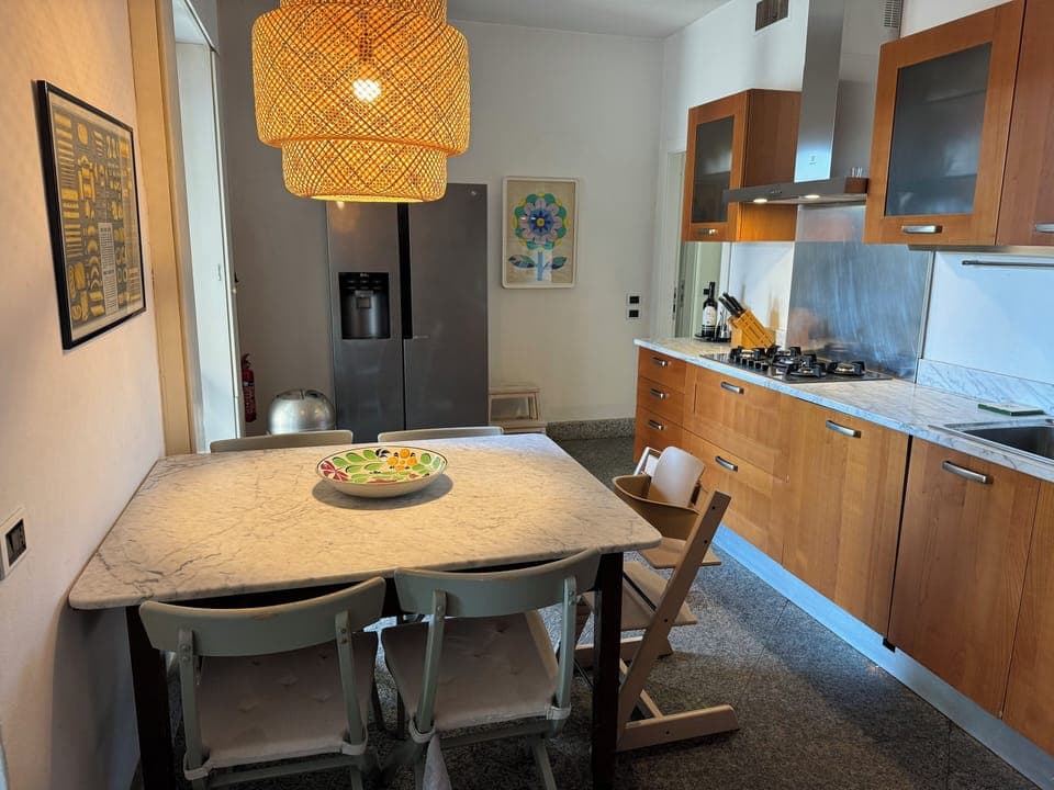 Fully equiped kitchen with 5 person breakfast table, 2  Stokke Tripp Trapps