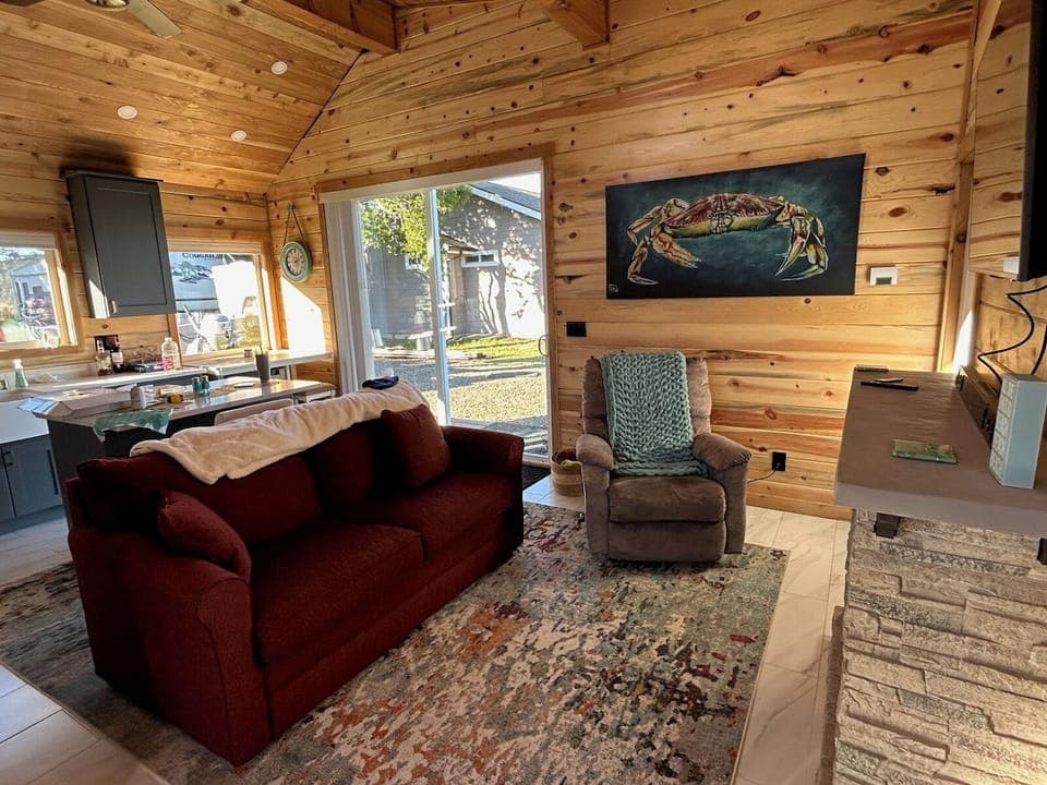 Cozy living room with the full sized sleeper sofa