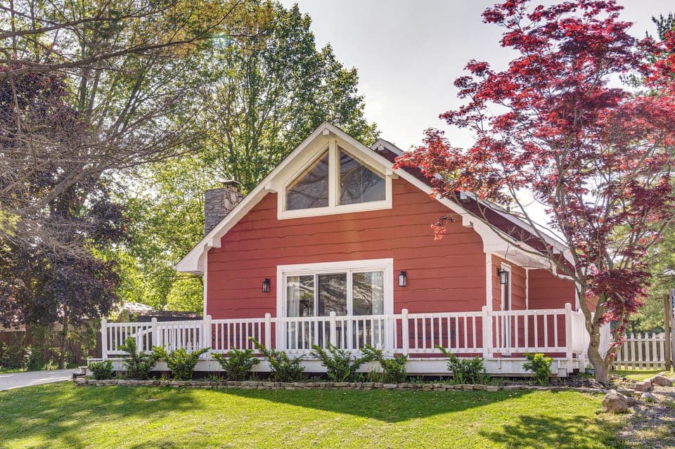 Cicero Vacation Rental | 3BR | 2BA | 4 Steps to Enter | 1,316 Sq Ft