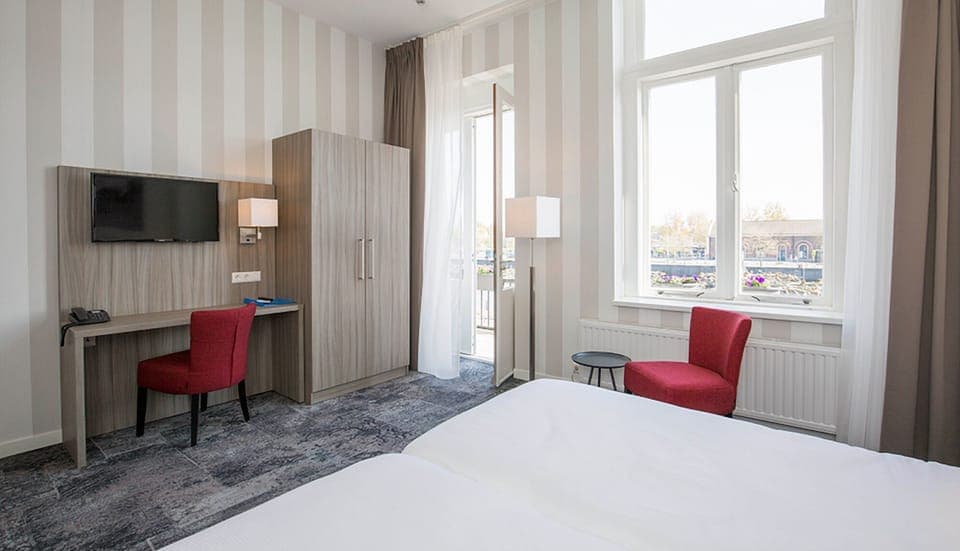 Unit with Two Twin size beds