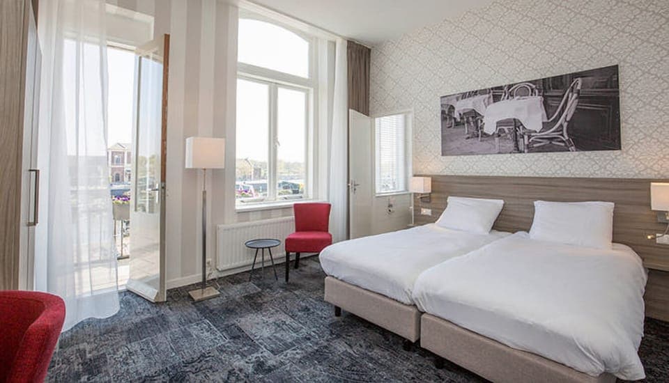 Comfortable Unit with Two Twin size beds