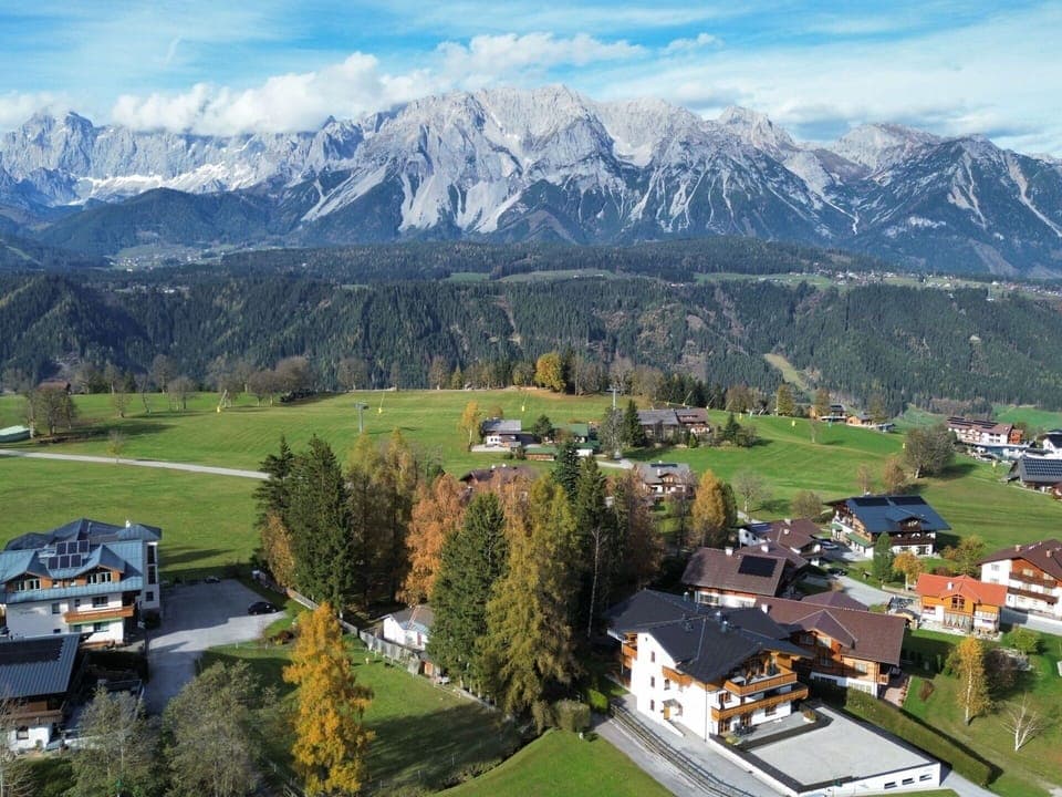 Sky, Mountainous Landforms, Mountain, Mountain Range, Hill, Highland, Hill Station, Landscape, Glacial Landform, Snow