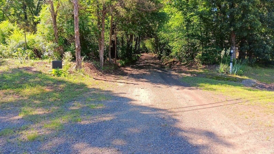 Entrance driveway, about 200 yards to house