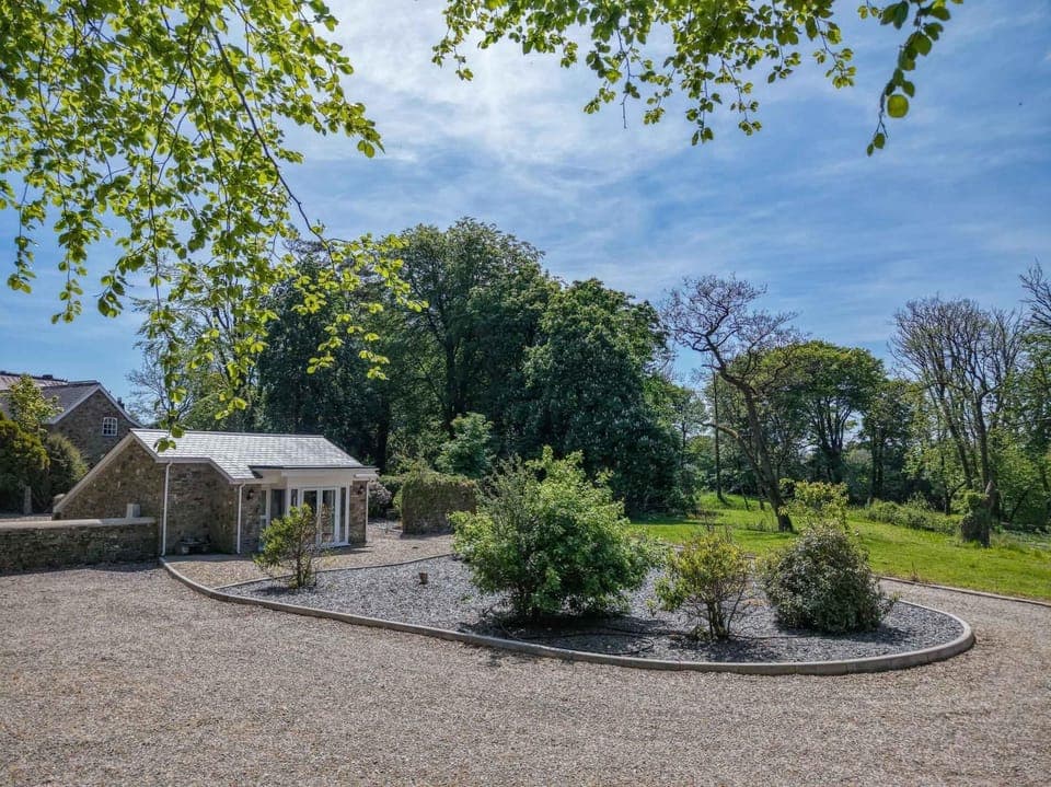 The Pig Sty - 1 Bedroom Studio - Princes Gate (25367)