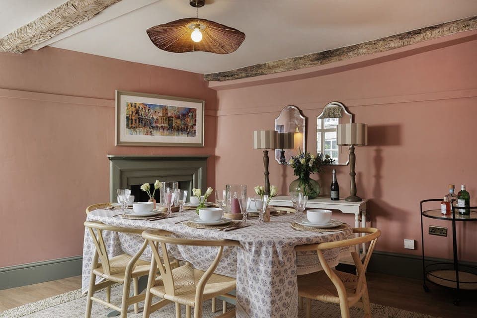 The Barley Apartment at Cowley House Dining Area - StayCotswold