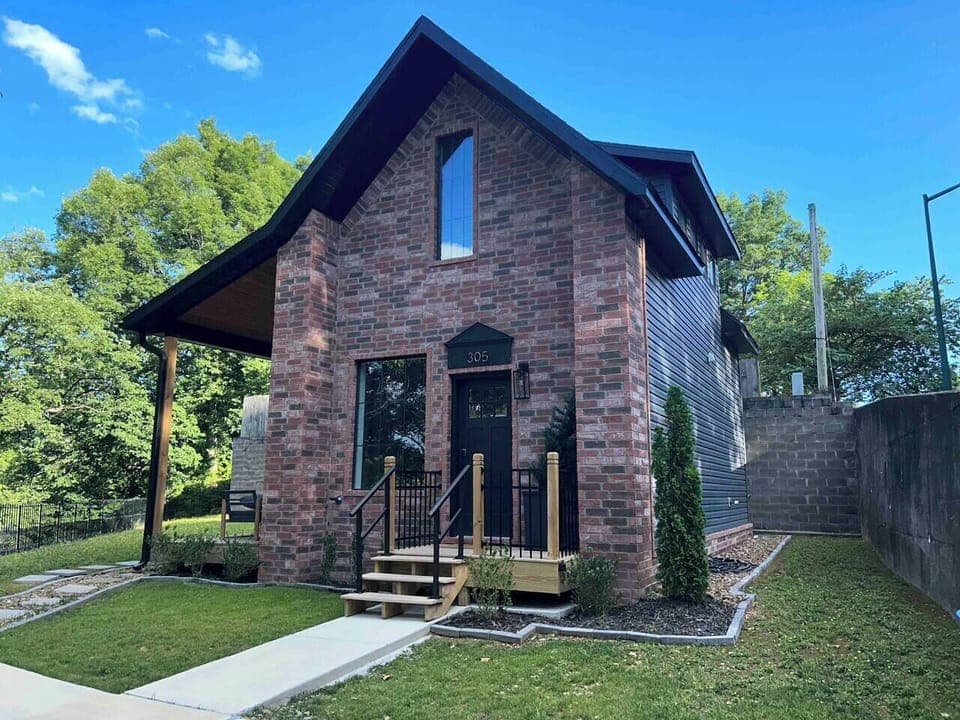 f60d5d8c-99bc-405e-8ada-15bd4a680b7d