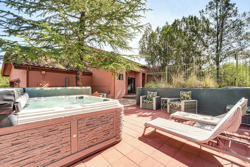 Sedona Vacation Rental | 4BR | 3.5BA | 3,171 Sq Ft | Stairs Required