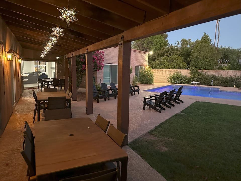 Outdoor dining
