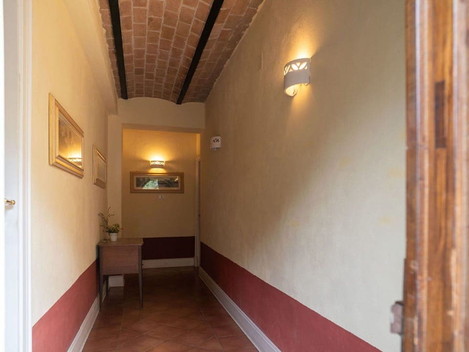 Wall, Wood, Ceiling, Flooring, Floor, Interior Design, Brown, Room, Wood Stain, Molding