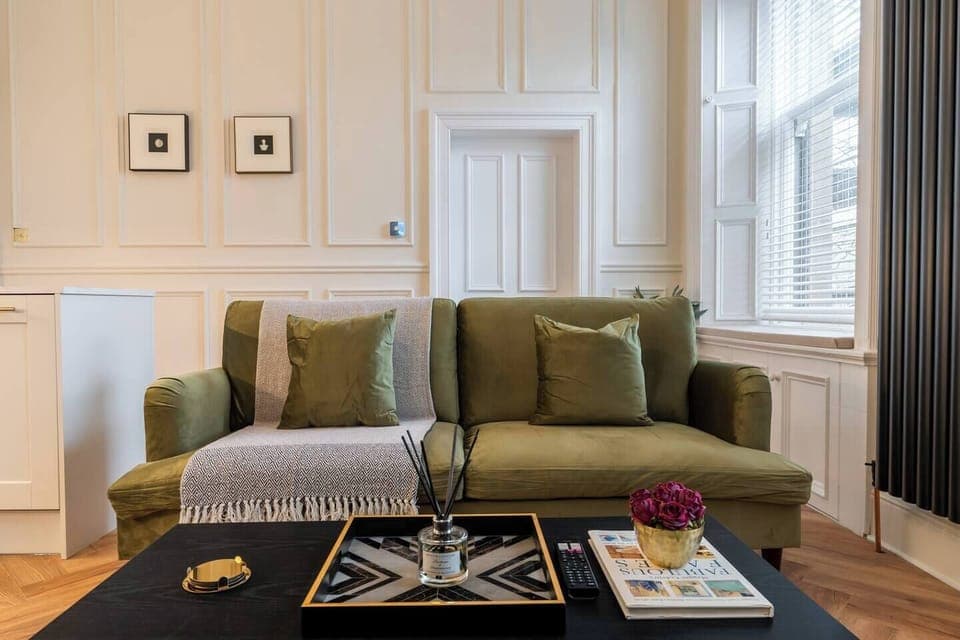 f04e88b9-5ce0-47ce-bcae-e103df927e30